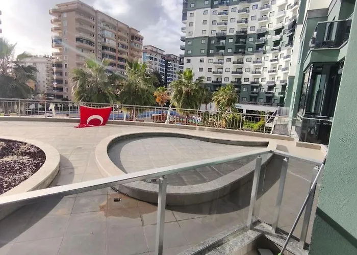 5 Star Facilities/walking Distance To Amenities And The *