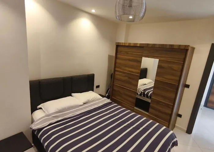 5 Star Facilities/walking Distance To Amenities And The 阿拉尼亚