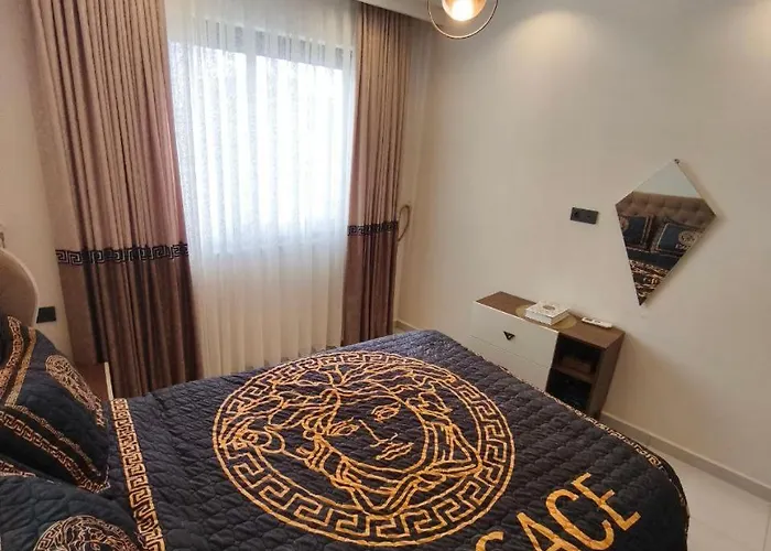 5 Star Facilities/walking Distance To Amenities And The *