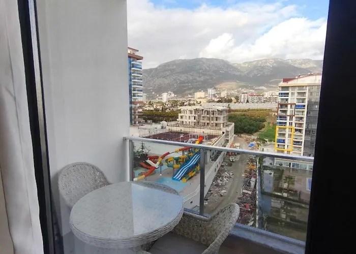 5 Star Facilities/walking Distance To Amenities And The