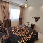 5 Star Facilities/walking Distance To Amenities And The *