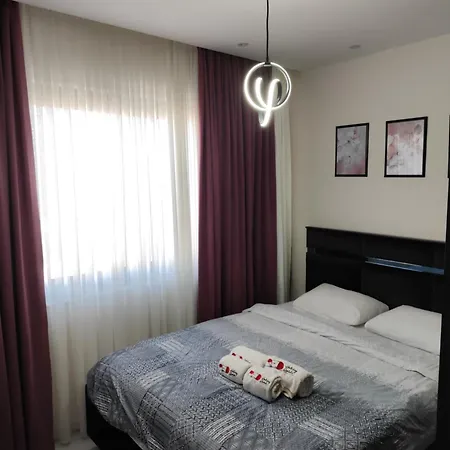 5 Star Facilities/walking Distance To Amenities And The Apartment
