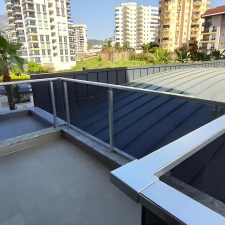 דירה 5 Star Facilities/walking Distance To Amenities And The *