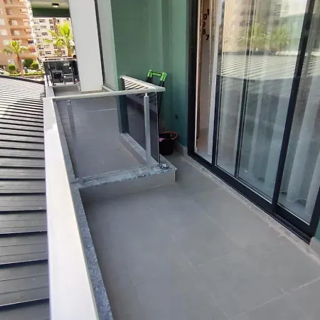 5 Star Facilities/walking Distance To Amenities And The *