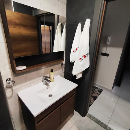 5 Star Facilities/walking Distance To Amenities And The דירה *