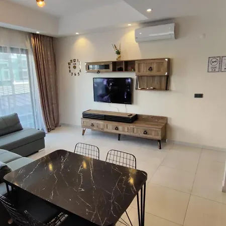 5 Star Facilities/walking Distance To Amenities And The Apartment