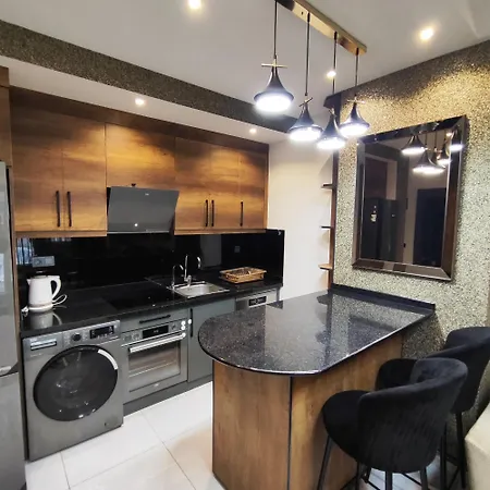 דירה 5 Star Facilities/walking Distance To Amenities And The