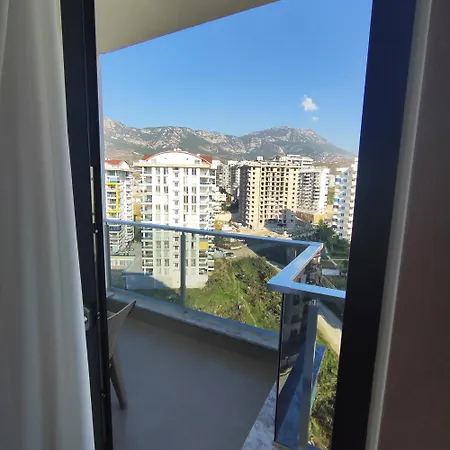 5 Star Facilities/walking Distance To Amenities And The Apartment
