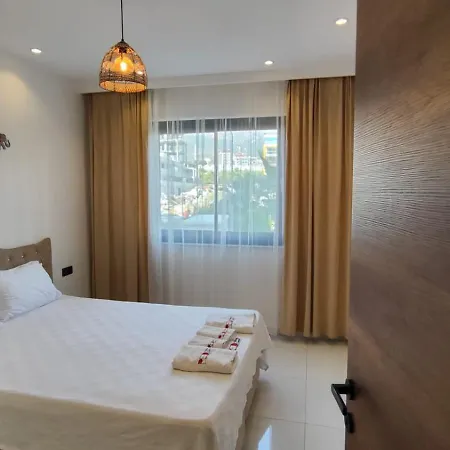 5 Star Facilities/walking Distance To Amenities And The * אלאניה