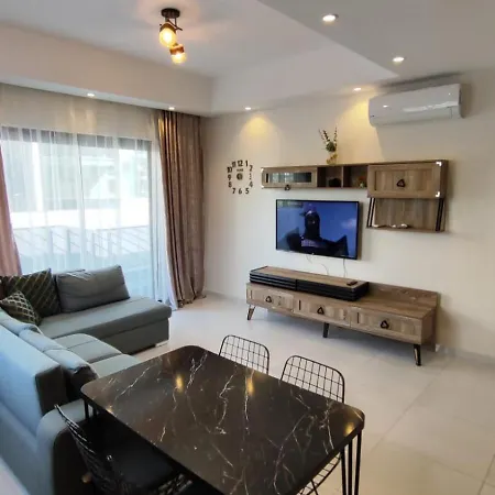 5 Star Facilities/walking Distance To Amenities And The