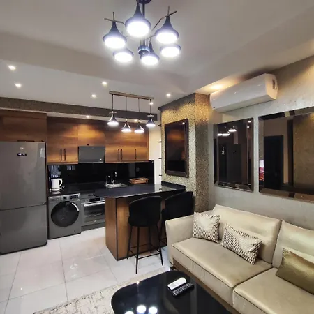 5 Star Facilities/walking Distance To Amenities And The