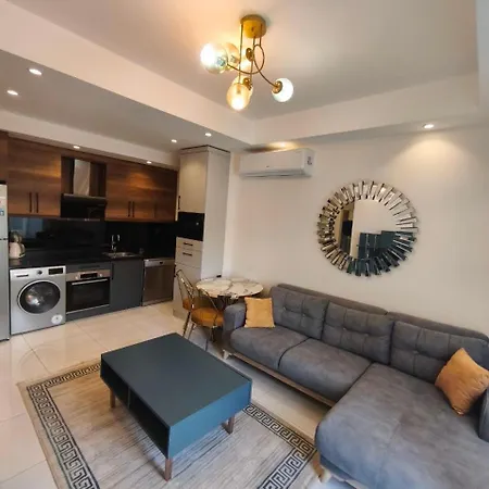 5 Star Facilities/walking Distance To Amenities And The