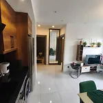 5 Star Facilities/walking Distance To Amenities And The *